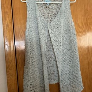 Light weight knitted nubbed open front vest